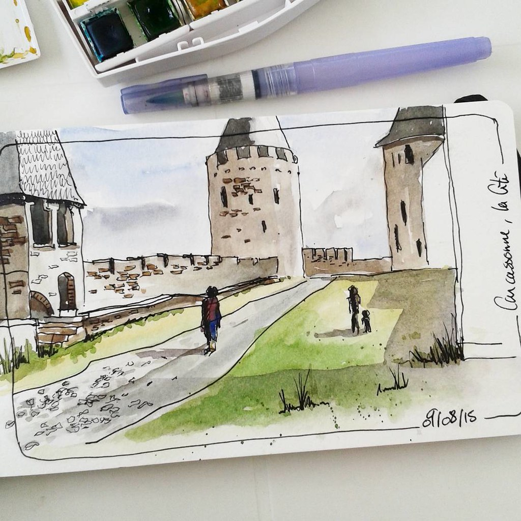 D1 Urban sketching: Drawing my art supplies. : r/learntodraw